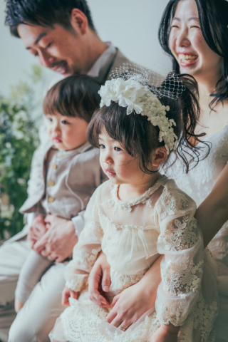 ≪家族みんなで≫ファミリーフォトウェディングが叶うスタジオです