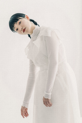 ドレス…？コート風アレンジでおしゃれフォト