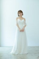 オフショルダードレスのご紹介