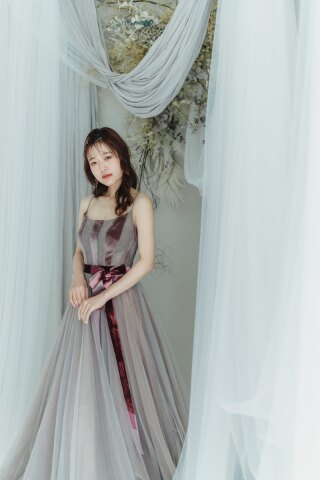 くすみパープルのカラードレスをご紹介