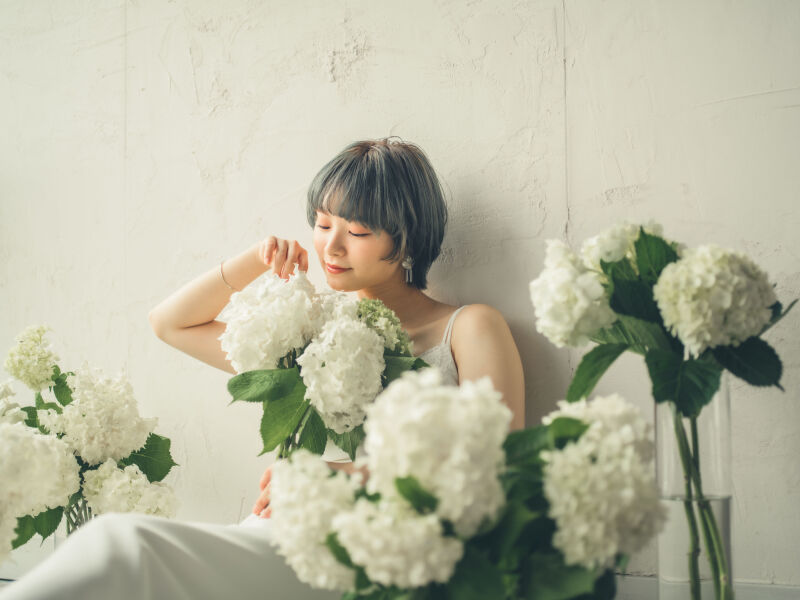 お2人らしい彩りを★フラワー装飾をプラスした撮影が増えています