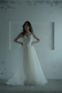 シンプルドレスで叶える大人花嫁のフォトウェディング｜4月末までキャンペーン実施中