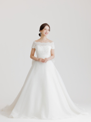 エクランは衣裳差額無し！