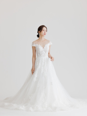 エクランは衣裳差額無し！