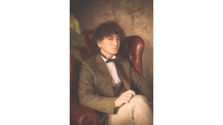 前撮りで輝くための新郎衣装のポイント