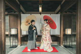 写真に物語を添える小物たち