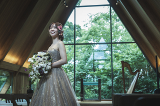 高宮庭園茶寮　カラードレスもぴったりなチャペル