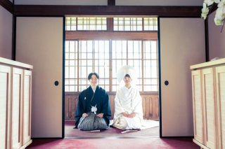 高宮庭園茶寮 厳かに彩る