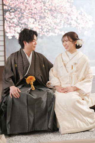 白無垢から色打掛にチェンジ!