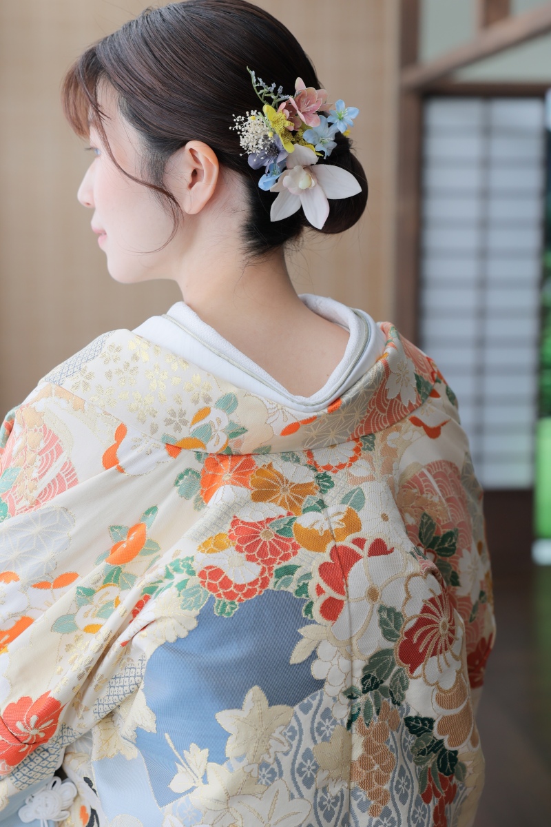 和装&rarr;洋装のヘアチェンジ
