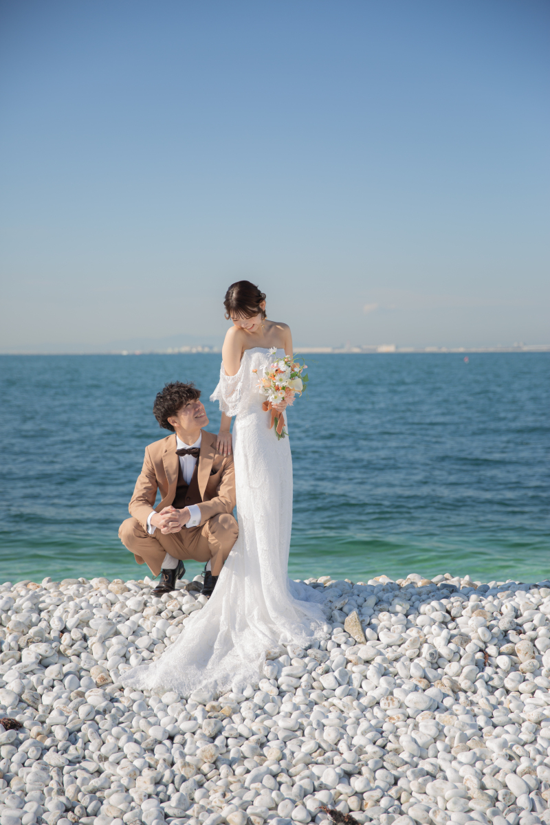 青空と海に包まれてハッピーなビーチフォトウェディング!