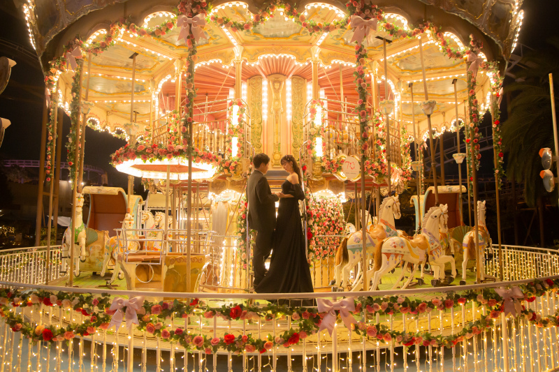 光の遊園地で幻想的な前撮り