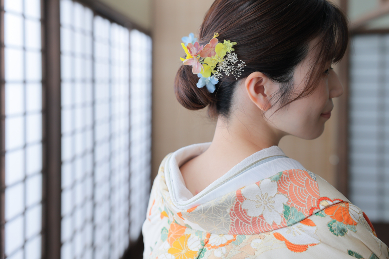 和装&rarr;洋装のヘアチェンジ