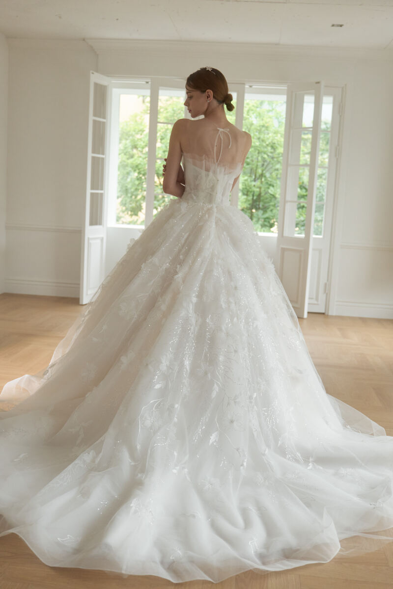 韓国ドレス「Aurum(アウルム)」のご紹介