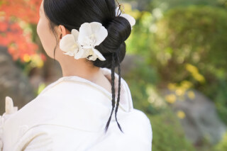 ちょびっとクセありおしゃれ和装シニヨン