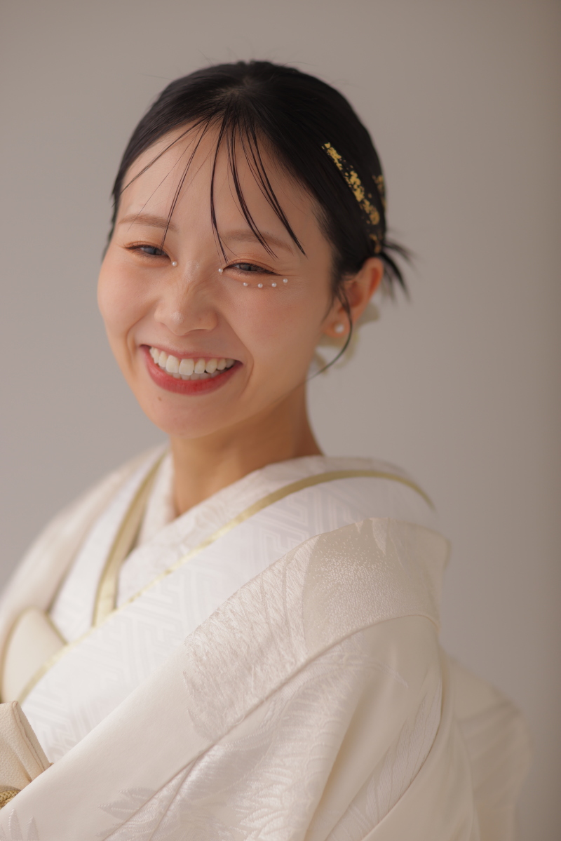 パールメイクとカチモリヘア