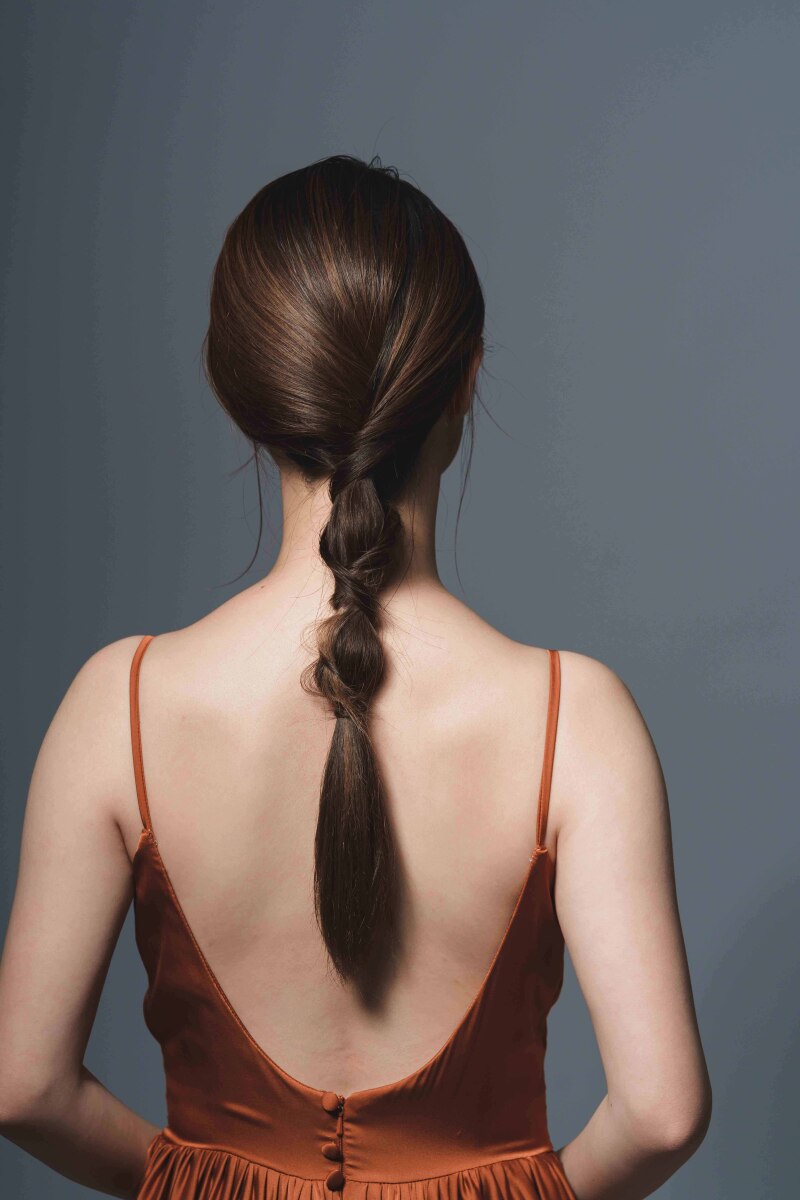 カラードレスとヘアメイク