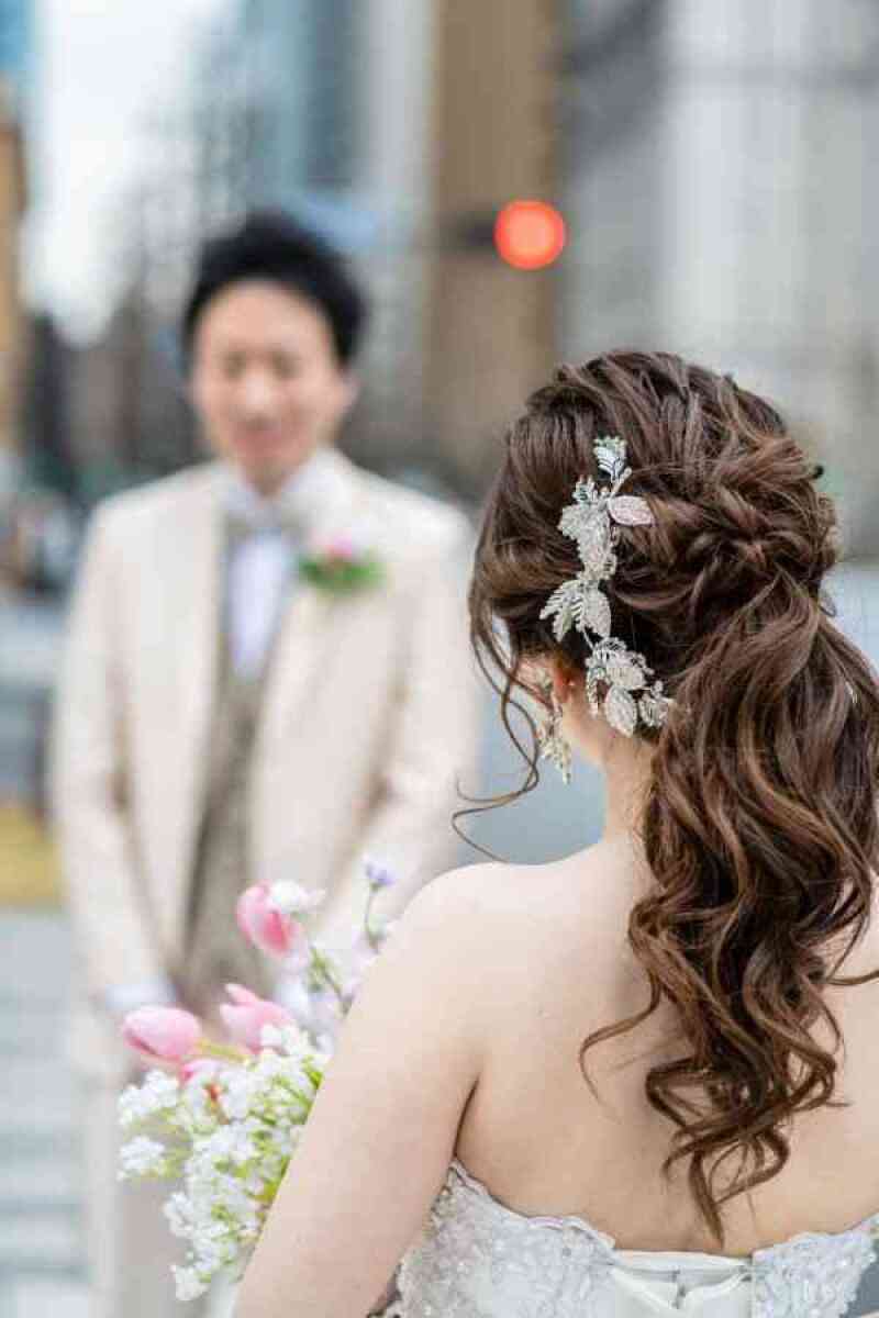 ピンクのブーケが似合う♡可愛いポニーテールヘア