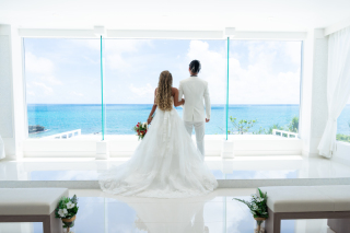 特別感のある雰囲気！オーシャンビューのチャペル