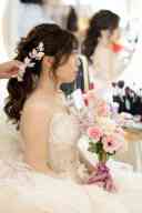 ピンクのブーケが似合う♡可愛いポニーテールヘア