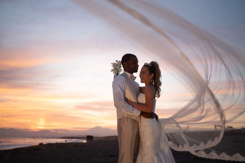 【色の魔法】背景に映えるドレス選び