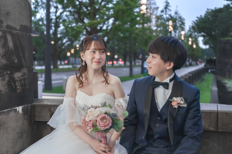 【イメージショットのご紹介】お手元やお二人の特別な小物を持ったお写真も◎