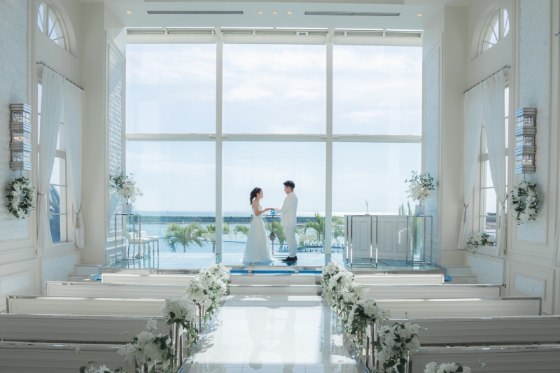 【海の見えるチャペルのご紹介】憧れのロケーション♡沖縄の海とチャペルで幸せ時間を