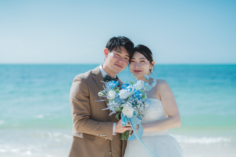 【海の見えるチャペルのご紹介】チャペル内から沖縄の美しい海を眺めることができます
