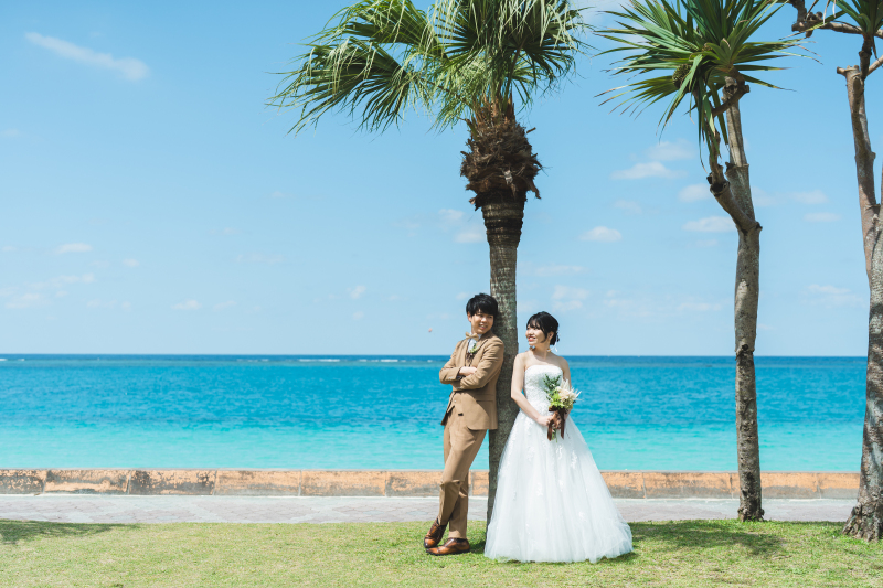 【海の見えるチャペルのご紹介】チャペル内から沖縄の美しい海を眺めることができます