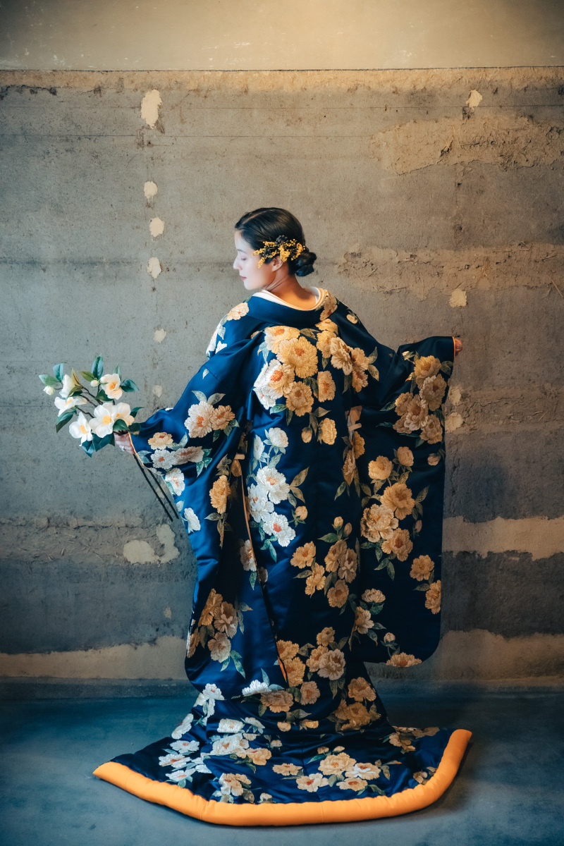 鮮やかな色打掛!「紅」「牡丹」