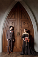 【Studio Clori.】カラードレスとタキシードの新郎新婦コーデのご紹介♪