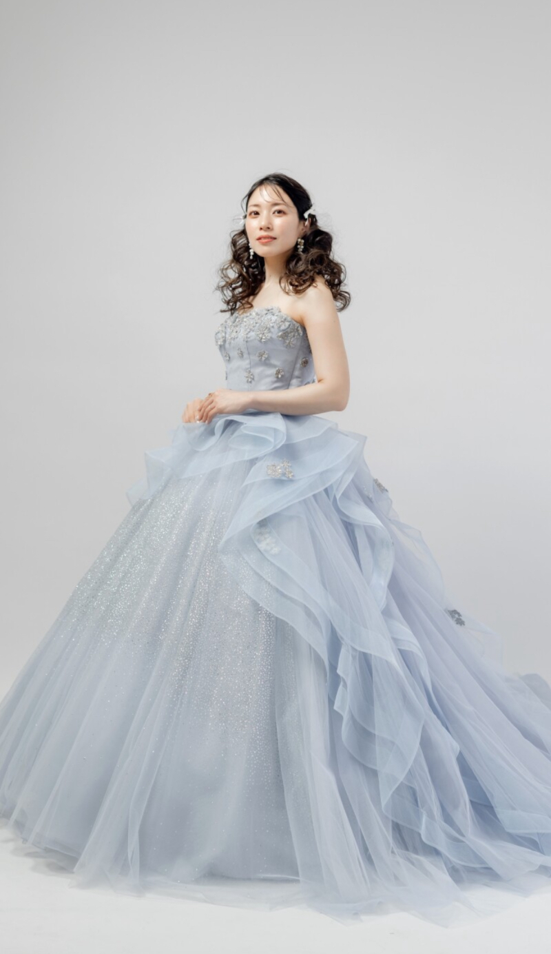 どのシチュエーションにも合うプリンセスラインのドレスをご紹介