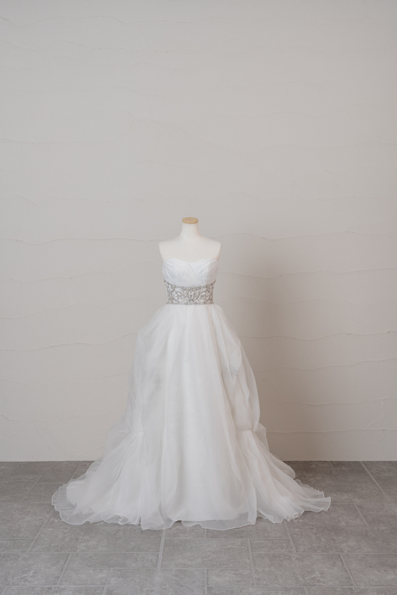 新作ウェディングドレスが入荷しました!!