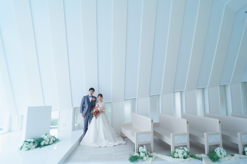 チャペルって神秘的♡ドレスや雰囲気をご紹介