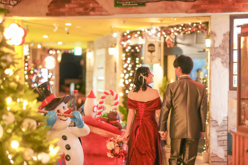 クリスマスの魔法がかかる季節。アメリカンビレッジで叶えるフォトウェディング