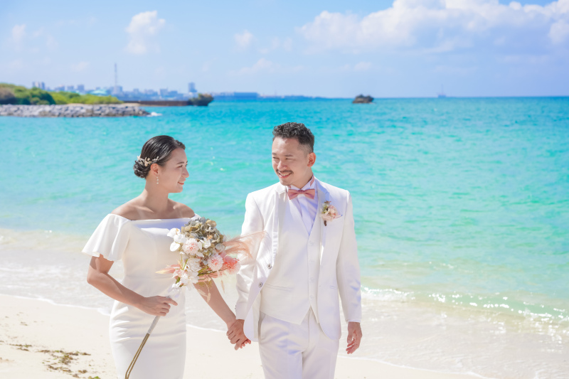 朝の爽やかな海で素敵な一枚を