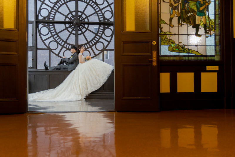 上品さと重厚感が漂うロケ地…横浜市開港記念会館のウェディング撮影が人気!