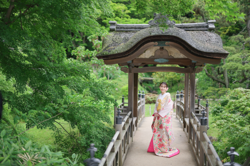 洋装の美しさを引き立てる「横浜市開港記念会館」の撮影スポット