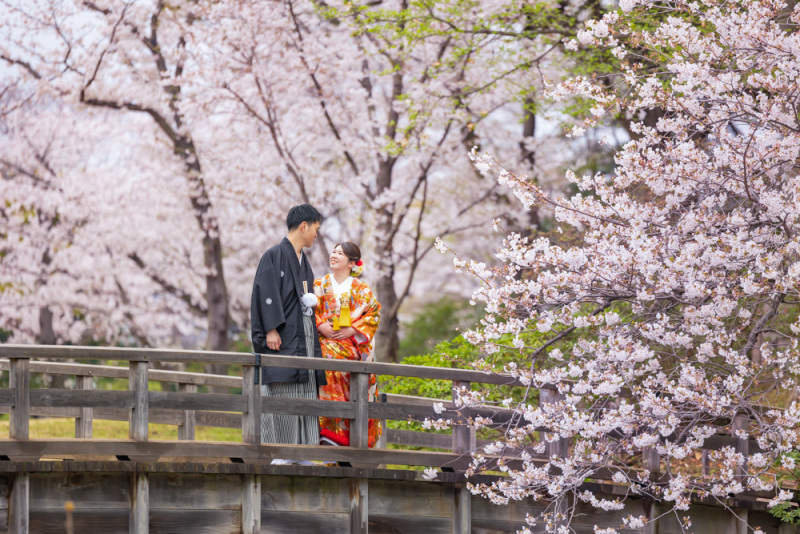 三渓園で春のウェディングフォト！混雑を避けて美しい写真を残すコツとは？