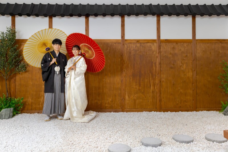 三渓園に紅葉が色づく頃…ふたりだけの物語と誓いを前撮りに!