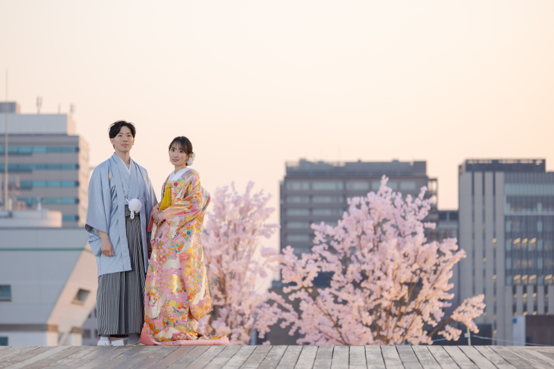 和装が映える大さん橋のシーン