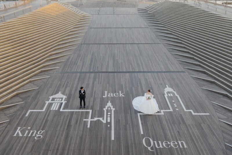 まるで映画のワンシーン！大さん橋でのドラマチックな夜景に包まれて