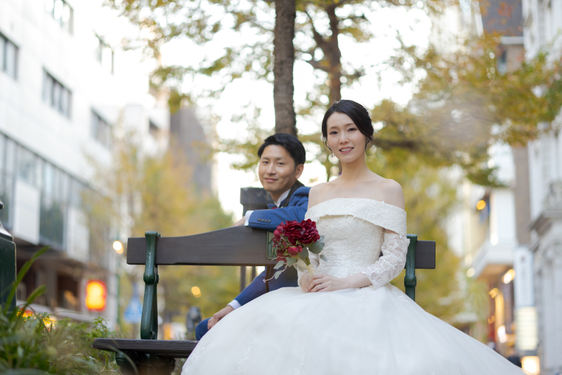 背景までストーリーになる大さん橋ならではの構図