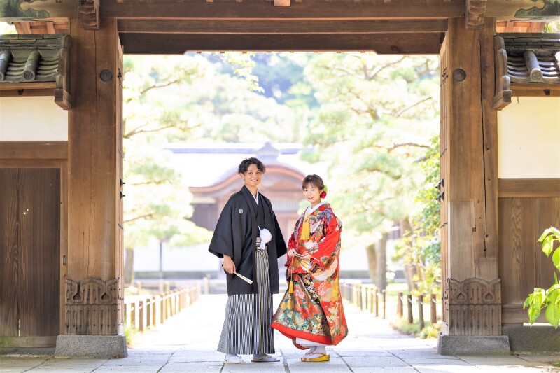 光と影が作り出す「大さん橋」のフォトウェディングの魅力！