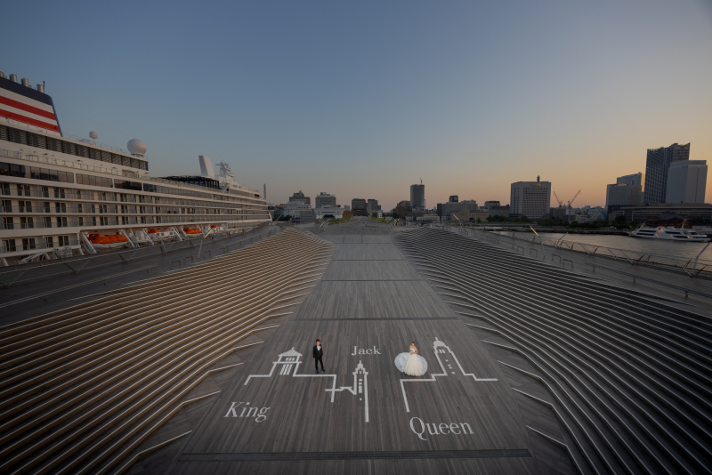 夕暮れの海と空が祝福する!大さん橋で撮るフォトウェディングの魅力とは?