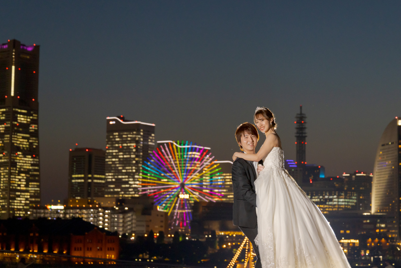 洋装で映える大さん橋の夜景☆彡