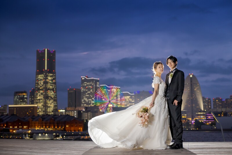 色打掛と晩秋の景色が引き出す華やかさ