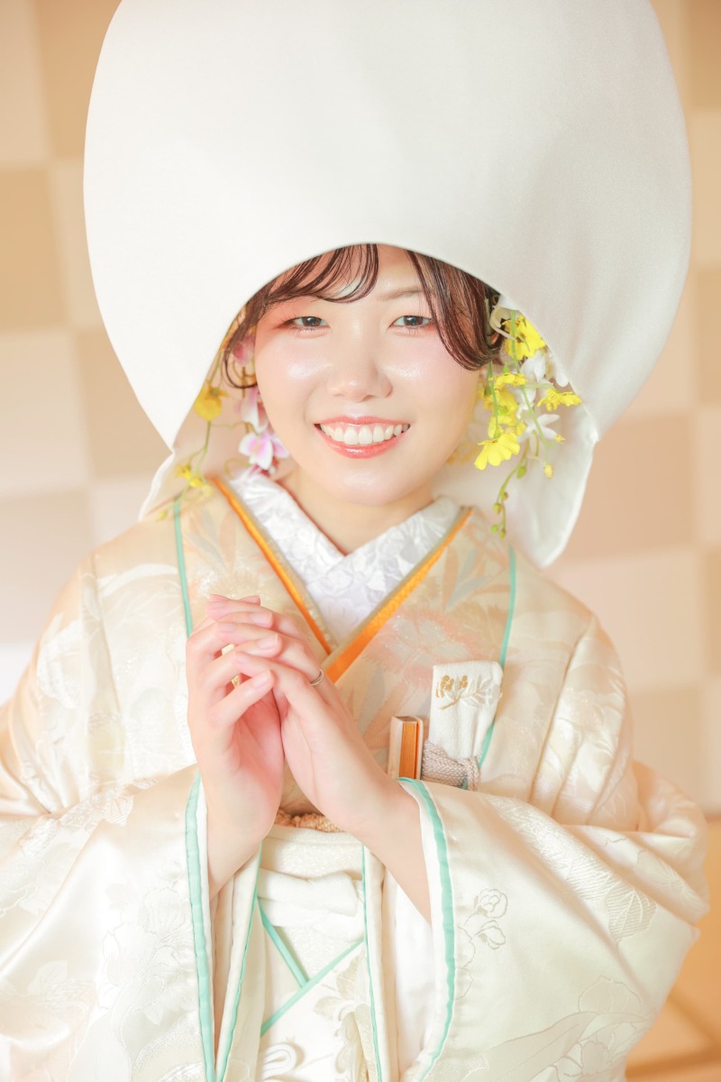 白無垢×洋髪綿帽子スタイル 〜お花を添えて、自分らしく着こなす和装フォト〜