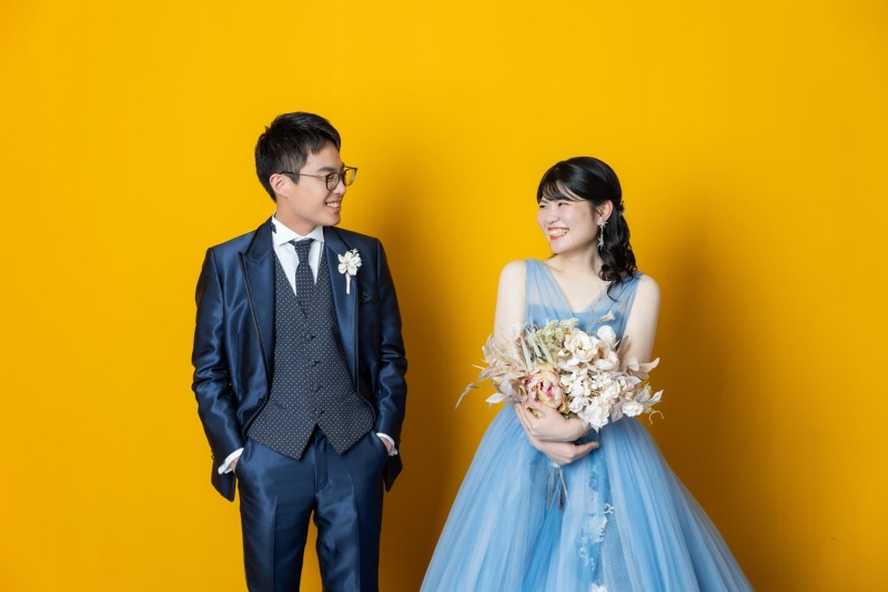 ブルーの衣装で統一感を！