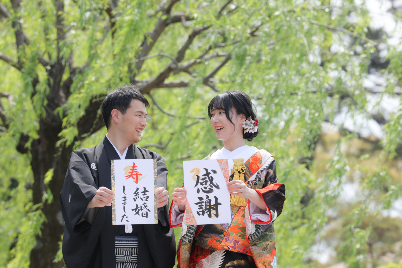 和装にぴったり!撮影小物で楽しむ“ふたりらしい”一枚